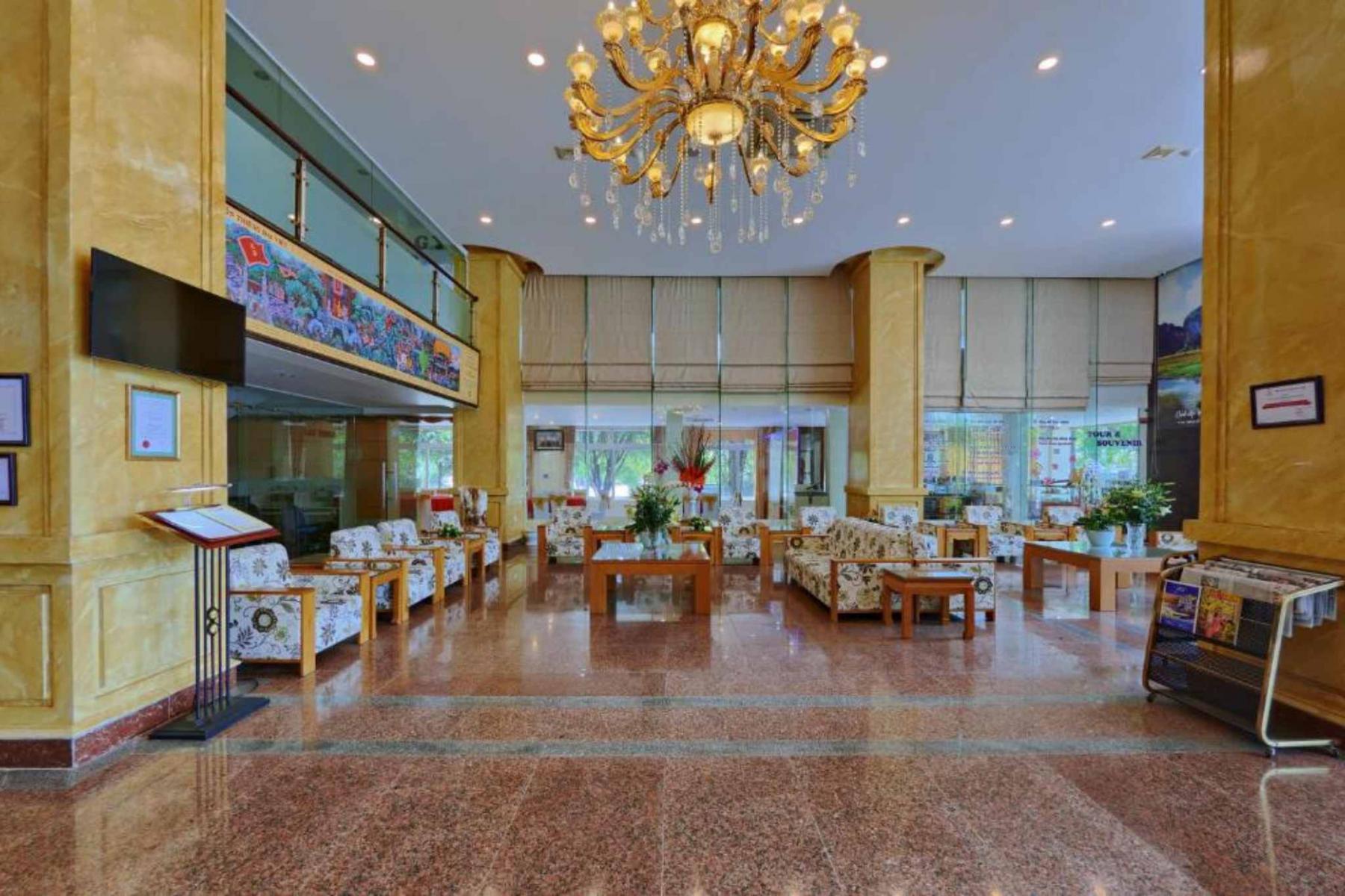 Sảnh chính của Hoang Son Peace Hotel 